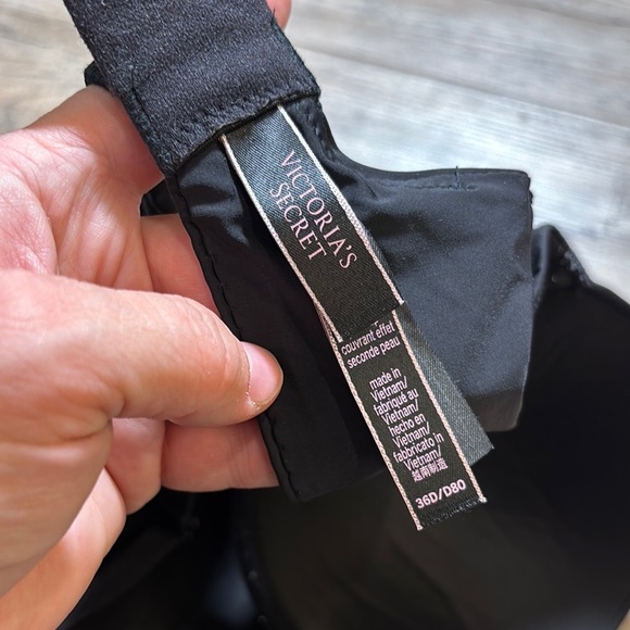 Victoria’s Secret T-shirt, Push-Up Full Coverage, Elegant Black Women's Bra 36D - Picture 4 of 5